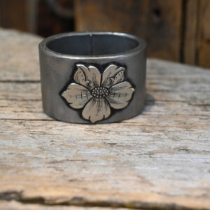 Silver mounted floral saddle horn knot